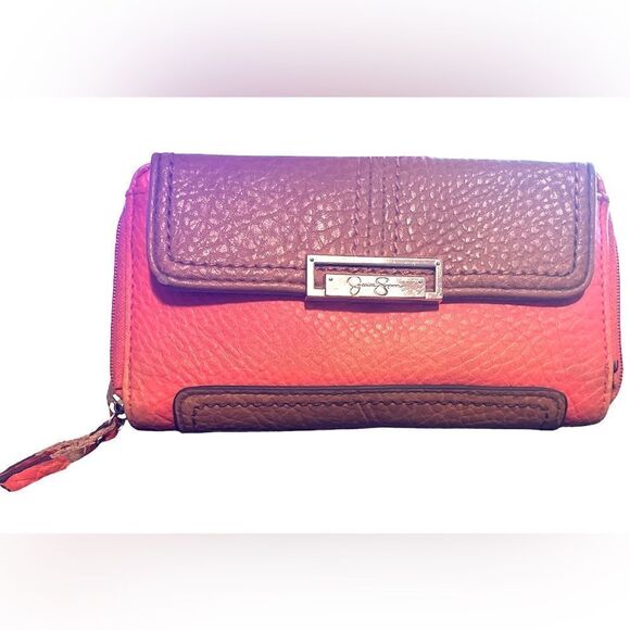 JESSICA Simpson full size wallet - Picture 1 of 12